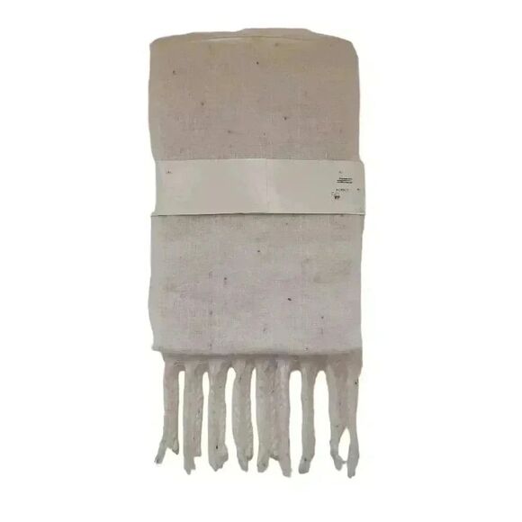 C&C California Women's Off White Textured Polyester Scarf NEW - Picture 3 of 8